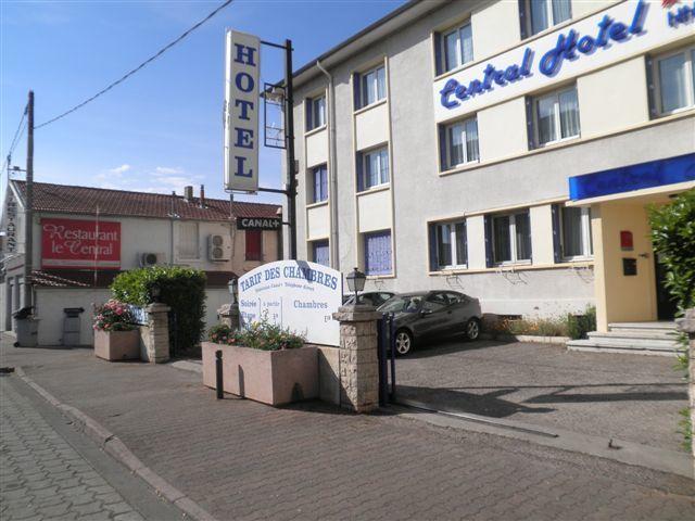 Central Hotel Saint-Priest  Bagian luar foto