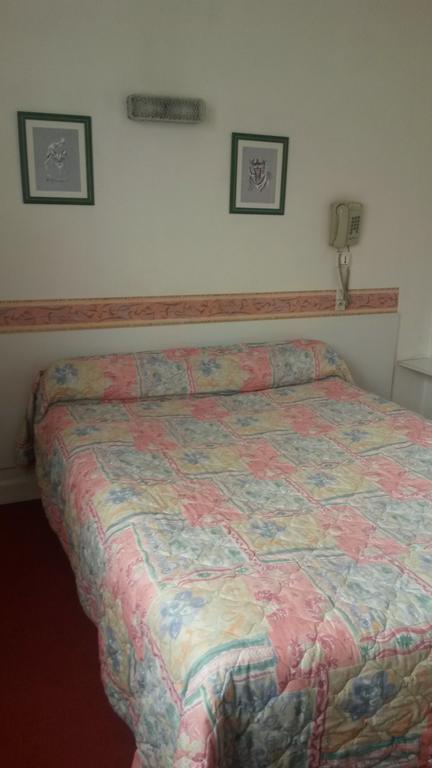 Central Hotel Saint-Priest  Ruang foto
