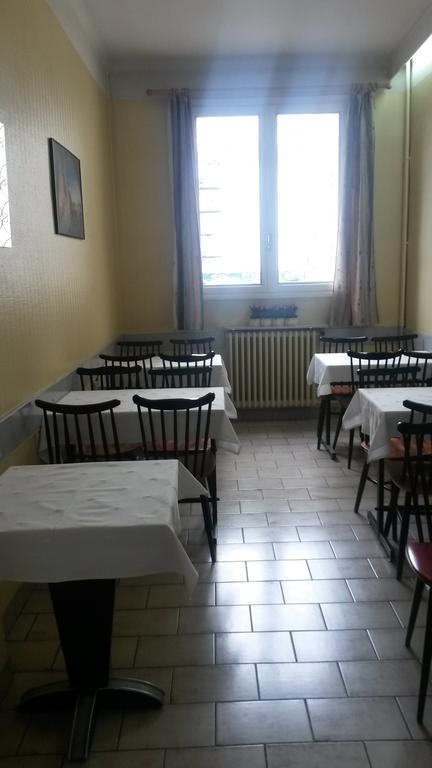 Central Hotel Saint-Priest  Bagian luar foto