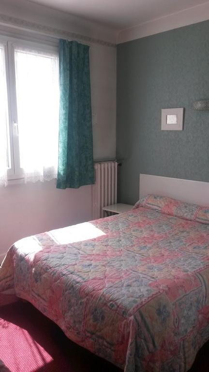 Central Hotel Saint-Priest  Ruang foto