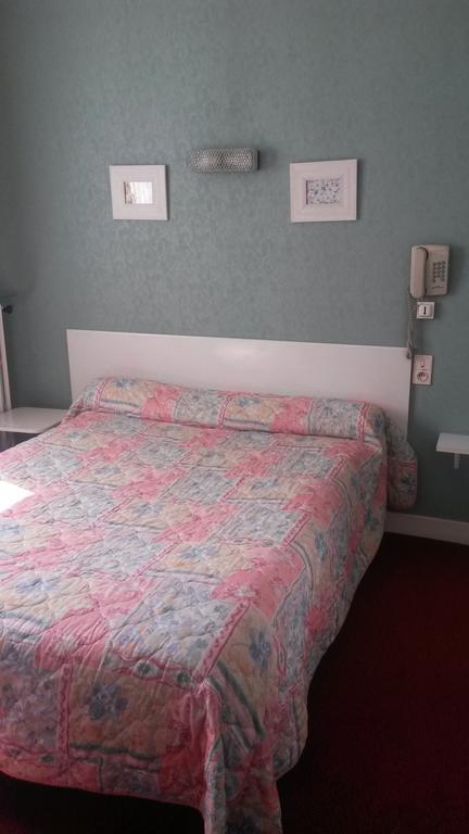 Central Hotel Saint-Priest  Bagian luar foto