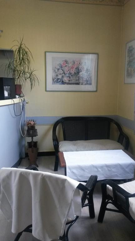 Central Hotel Saint-Priest  Bagian luar foto